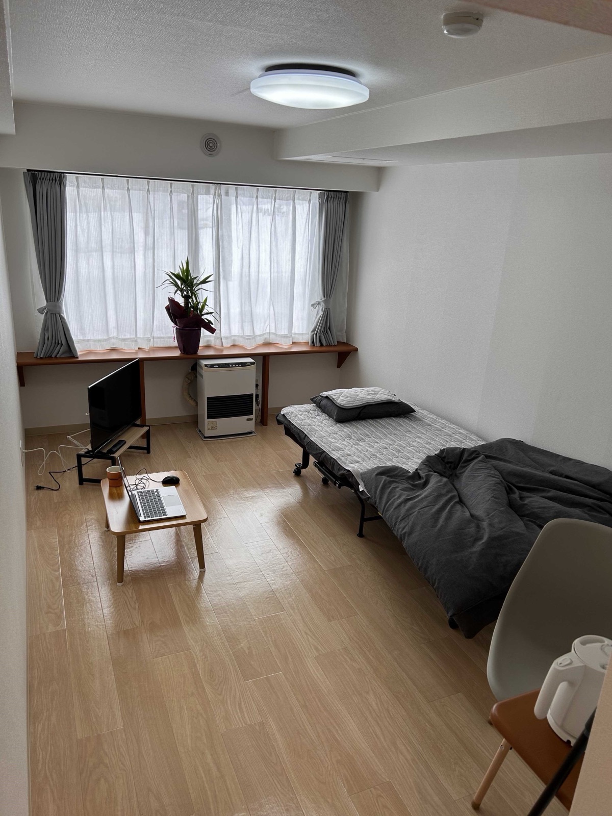 家具付きの１ルームタイプの居室